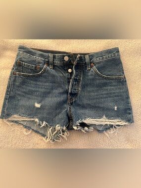 Levis Classic Distressed Denim Women's Shorts - Blue Size 27
